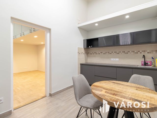 Nyugati közeli, felújított, földszinti, 36 m2-es iroda kiadó