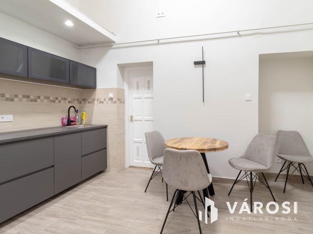 Nyugati közeli, felújított, földszinti, 36 m2-es iroda kiadó