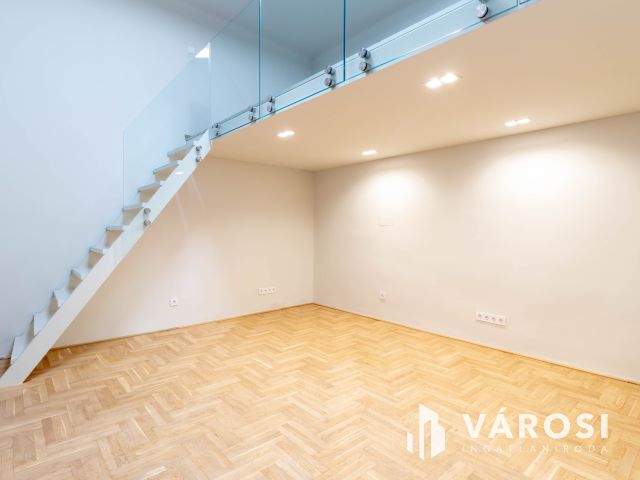 Nyugati közeli, felújított, földszinti, 36 m2-es iroda kiadó