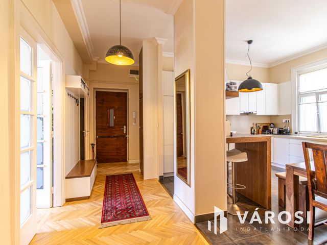 Minden igényt kielégítő, dunai panorámás, prémium otthon